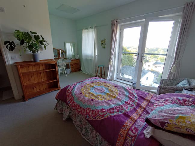 House Share for one adult in a family Home Main Photo