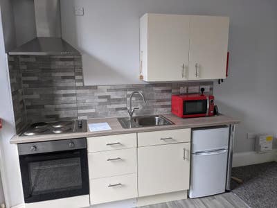 Furnished Studio Flat - Recently Refurbished  Main Photo