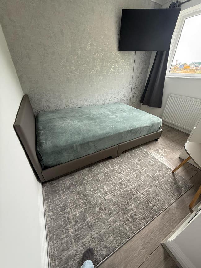 Bright Double Room – All Bills Included Main Photo