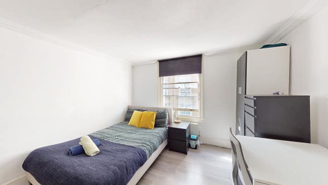 Beautiful 3- bed flat including all bills, WC2N Main Photo