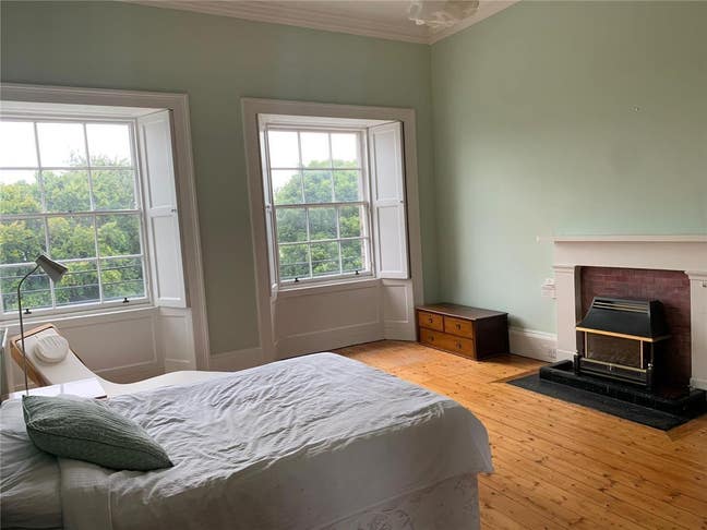 Large double room on Calton Hill Main Photo