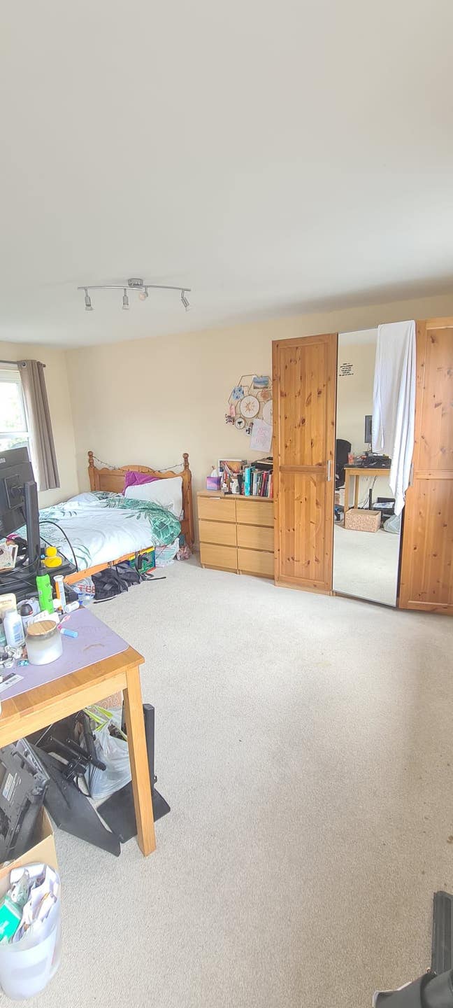 Large Double Bedroom close to city! Main Photo