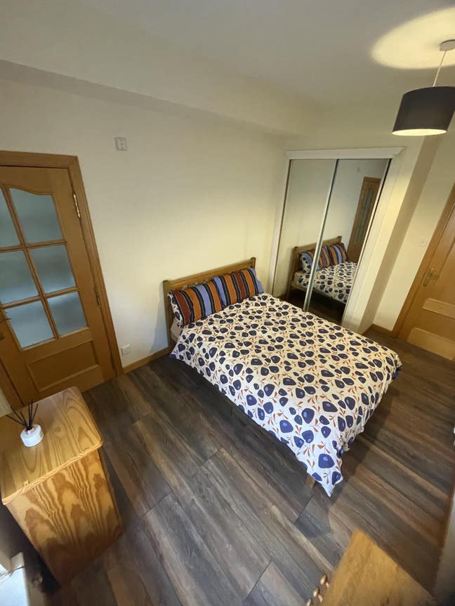 Fringe Stay – Double Room with Ensuite in Leith Main Photo