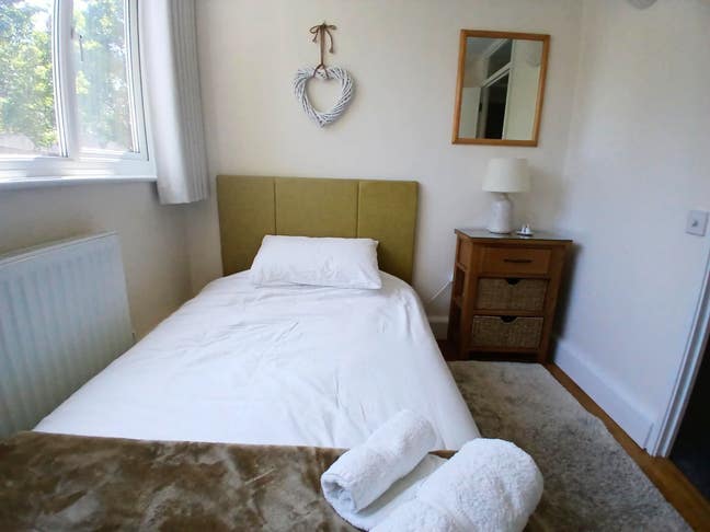 Luxury Double Room – Central Windsor – Must See! Main Photo