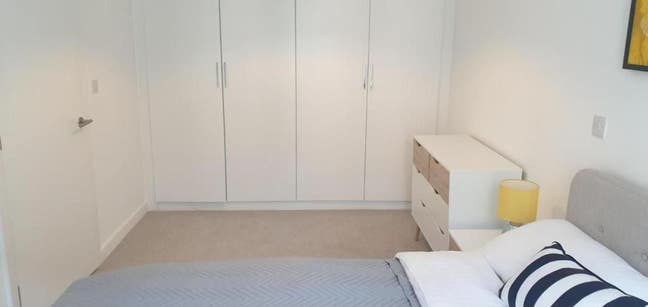 Double bedroom with Private bathroom Main Photo