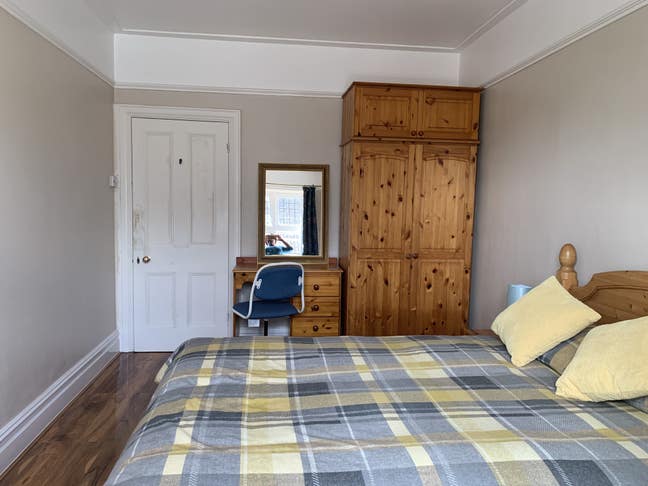 Lovely double room in a nice location with parking Main Photo
