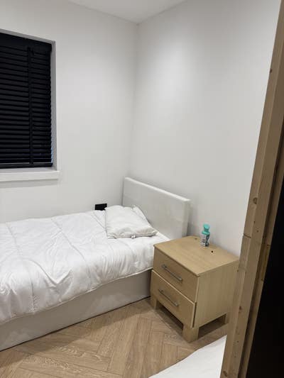 Single room Warwick next to motorway £450 Main Photo