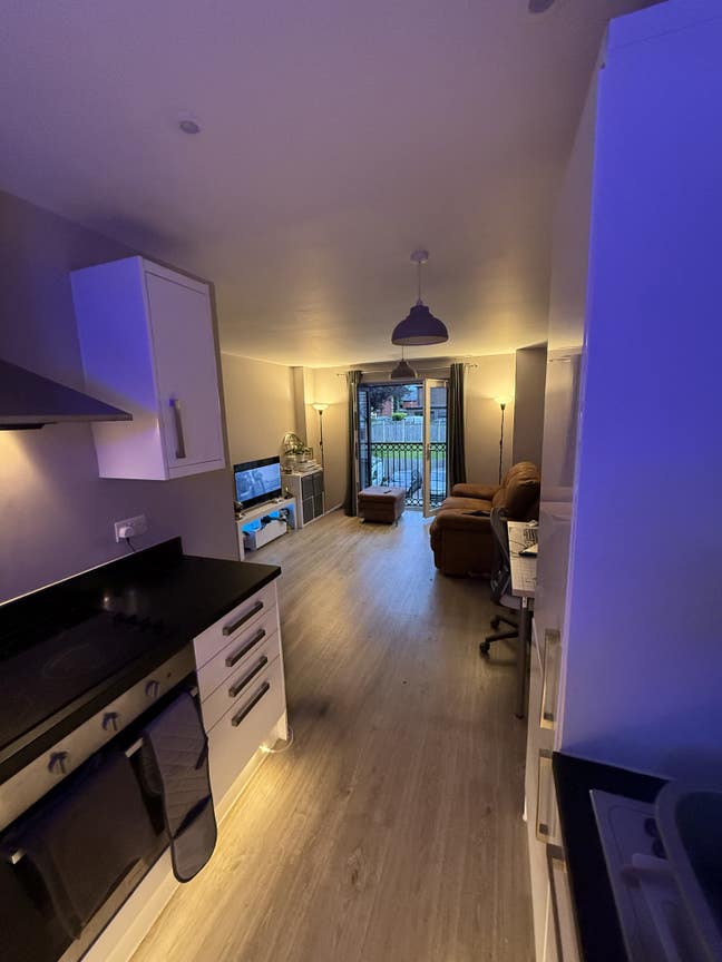 Double room in high spec apartment Main Photo