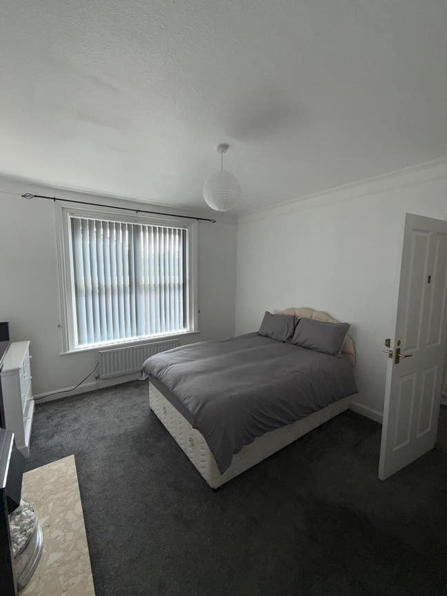 Modern double rooms - 3 mins to hospital -  Main Photo