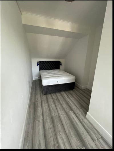 Ensuite Room Main Photo