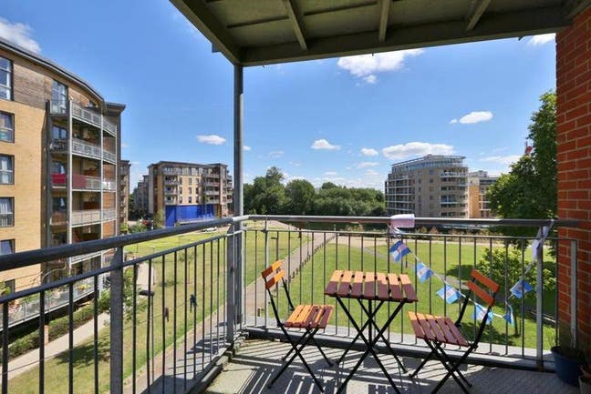 Double room on the canal in Clapton!  Main Photo
