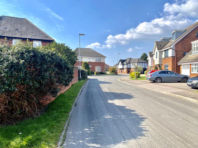 Dbl in Executive House Fradley Village Lichfield  Main Photo