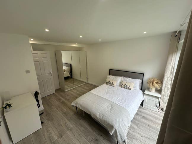 Newly renovated Ensuite rooms avail NOW-Mile End Main Photo