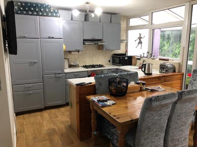 Clean quiet house Main Photo