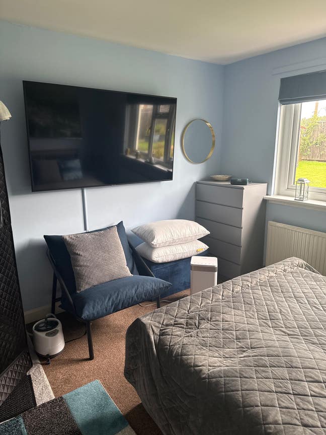 Large room , king size bed , shared Bungalow  Main Photo