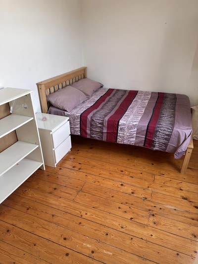 Bright peaceful double room, close to Brockwell Pk Main Photo