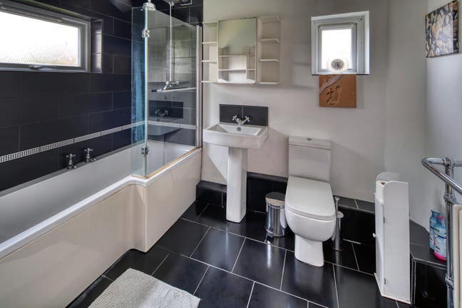 Fully Furnished 6-Bed | Big Garden + Parking  Main Photo