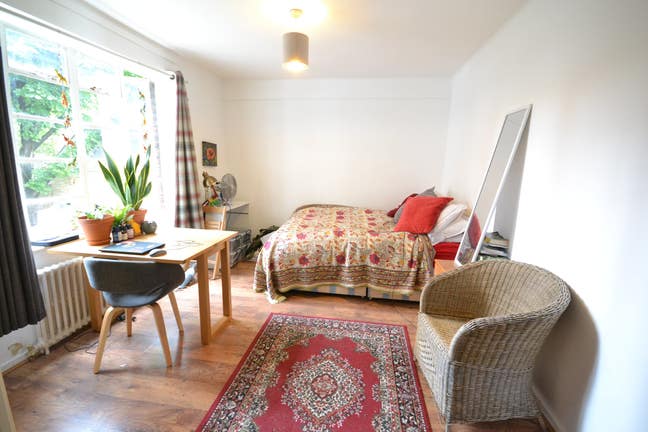 Studio Flat Shepherds Bush Great Location Main Photo