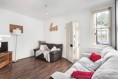 Beautiful 4 Bed Victorian house 1 remaining room  Main Photo
