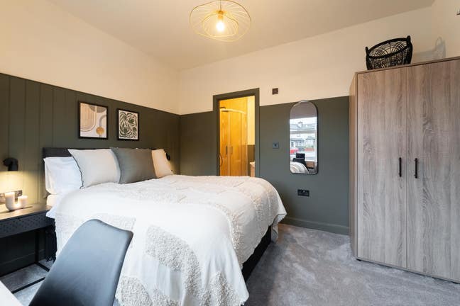 Modern Ensuite | 2 Minutes To Station |  Bills INC Main Photo