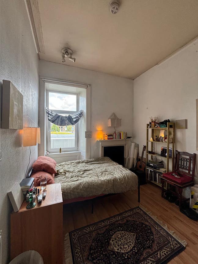Double room in Glasgow West End Main Photo