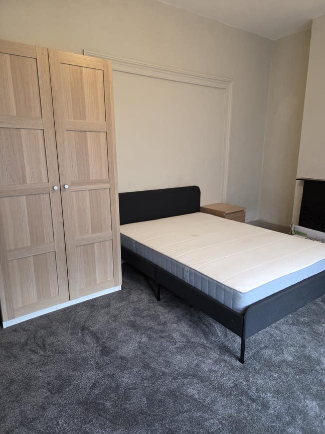 New Double Furnished Room  Main Photo