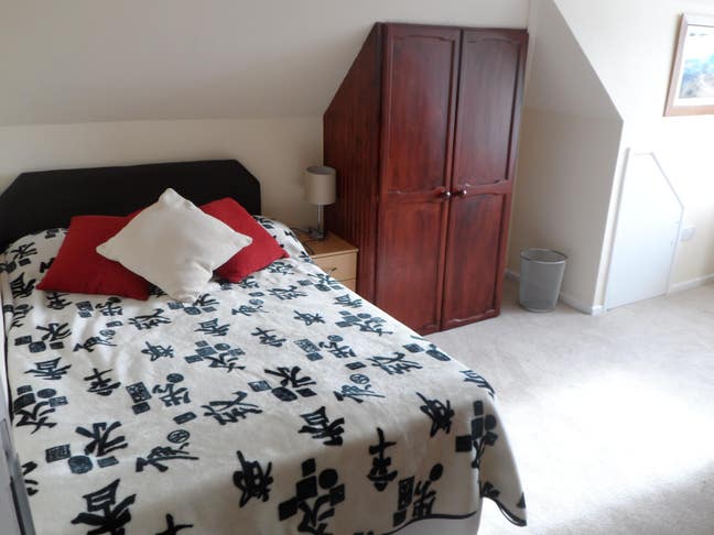 **Beautifully Presented, Friendly House Share Offe Main Photo