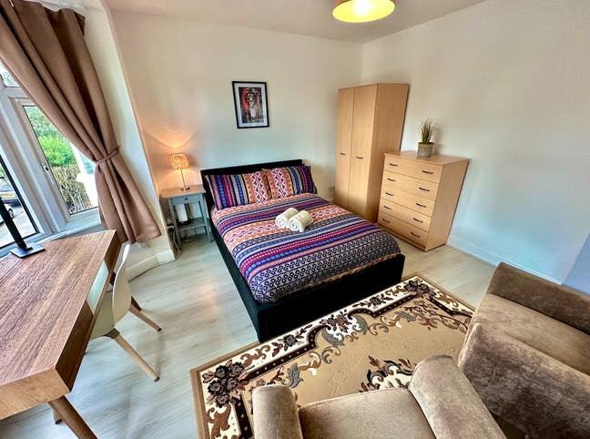 Lovely 2-Bed Flat | Short Let | Wembley/Neasden  Main Photo