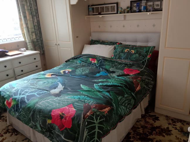 Double room in lovely Victorian bungalow  Main Photo