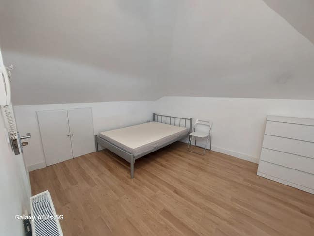 🏠 Private En-suite Room in Edgware Main Photo