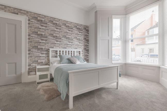 *Spacious En-Suite room in Friendly House* Main Photo