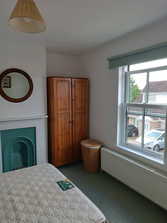 Room in  quiet house - CB19LL Main Photo