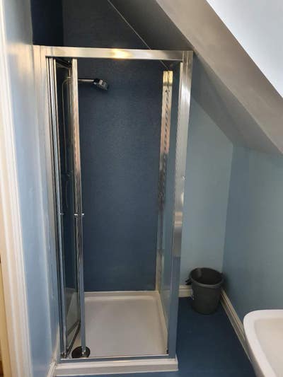 Single Room Main Photo