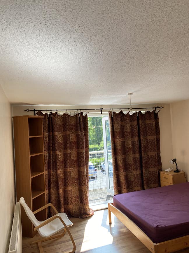 Hi , this is a quiet and clean house  Main Photo