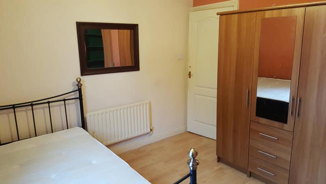 Large Excellent Double Room - Near Town Centre Main Photo