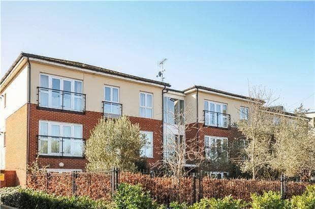 2 Bedroom Flat Available – CR2 6DT | £1,700 PCM Main Photo