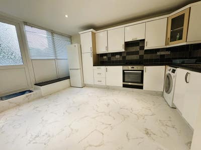 Great Location 5Bed House Coburg Crescent Brixton Main Photo