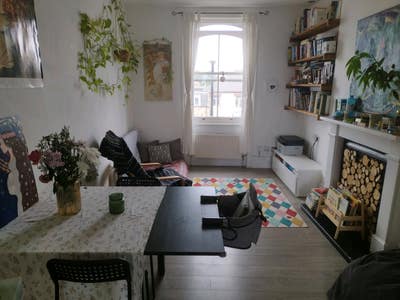 Double bedroom available in Shepherd's Bush Main Photo