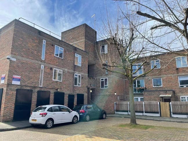 2/3 Bedroom with Columbia Road Vibes Main Photo