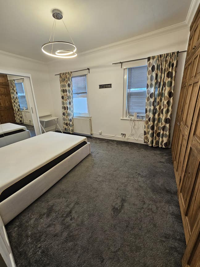 Spacious double room East Barnet EN4 Main Photo
