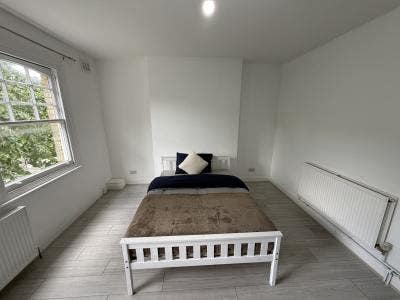 Turneville Road, London W14 modern studio flat Main Photo