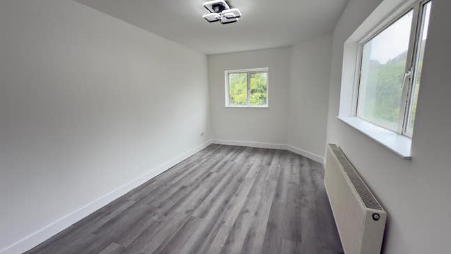 🛏 Spacious Double Rooms in Fully Renovated Proper Main Photo