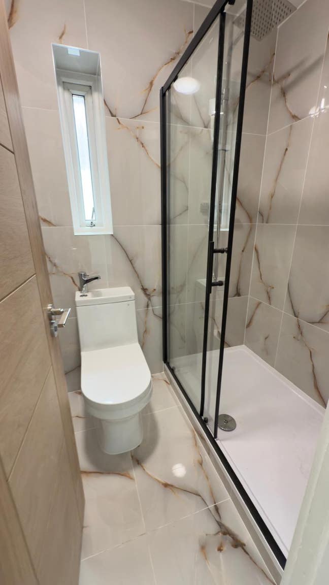 🛏 Fully Renovated Spacious Studio in Edgware Main Photo