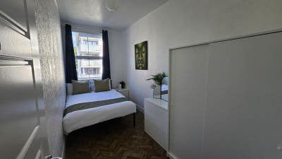 Bright & Spacious Room – West London (Queens Park) Main Photo