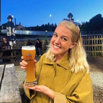 Lucinda – 25-Year-Old Primary School Teacher  Main Photo