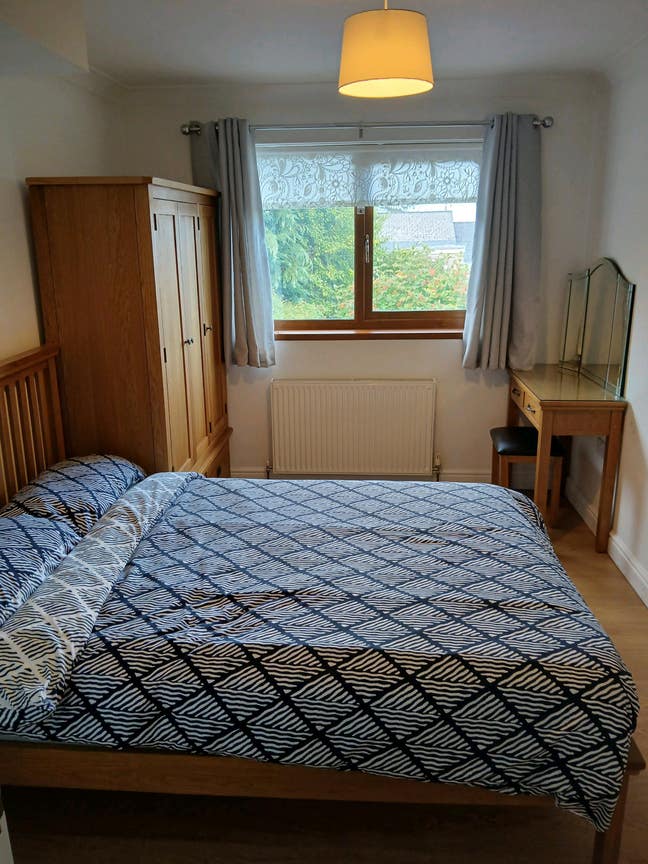Double room in 4 bed detached house Brynmawr. Main Photo