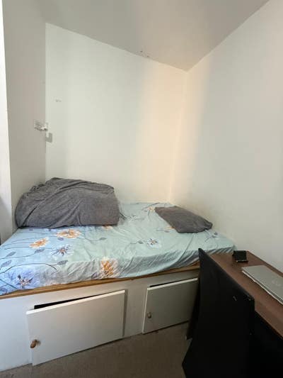Ensuite room Available Main Photo