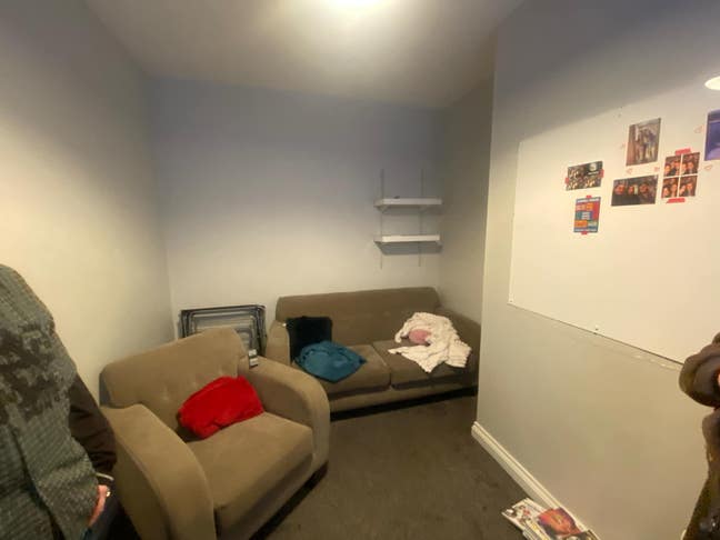 90 Alderson Road North- Room  Main Photo