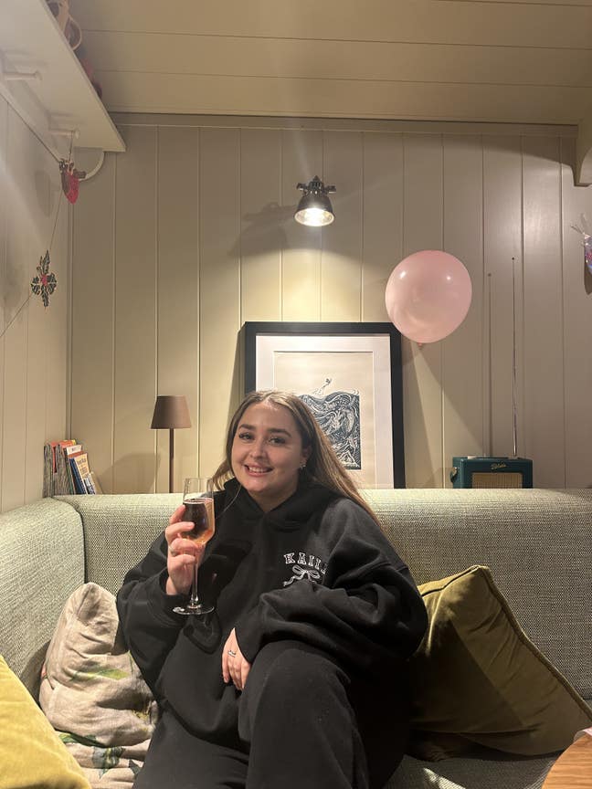 Looking for female flat mates!  Main Photo