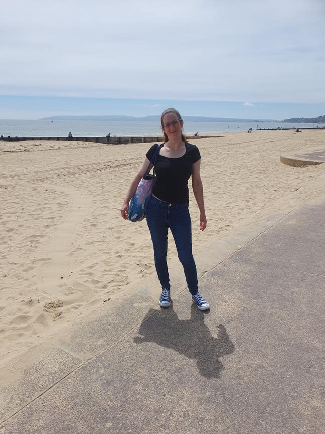 Female engineer 39 looking for flat / house share Main Photo